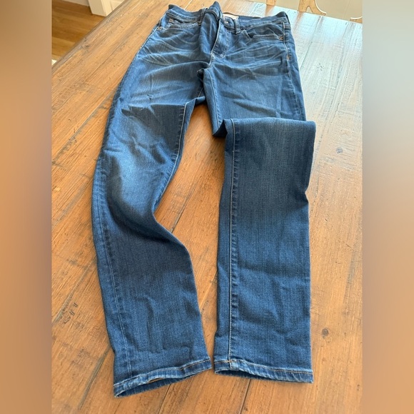 Denim - Madewell roadtripper style woman’s jeans. High rise stretch size 27 inseam 27”.